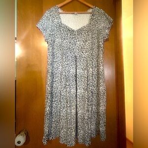 Old Navy- maternity dress